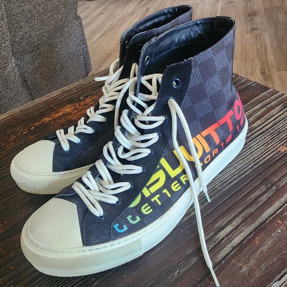 Authentic Louis Vuitton sneakers - Picture 1 of 15